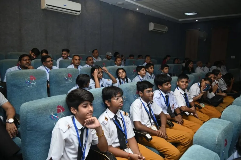 556115581 18296431525254922 2369010910926809226 N 1024X682