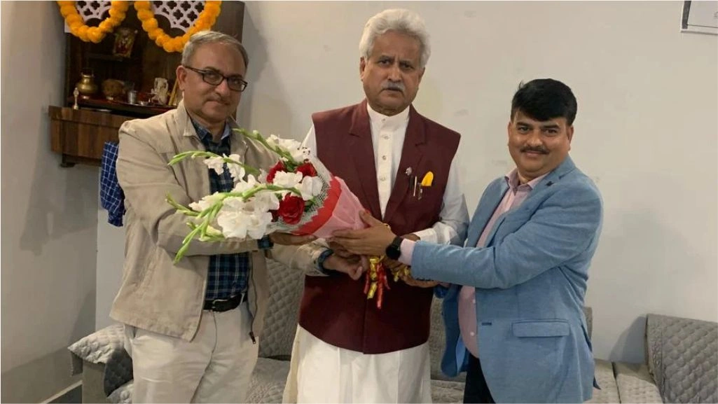 Media Chief of Oman Government and CEO of Om Sri Sai University Pay Courtesy Visit to Prof. Amarika Singh, Vice Chancellor of Vikrant University, at Jaipur Residence